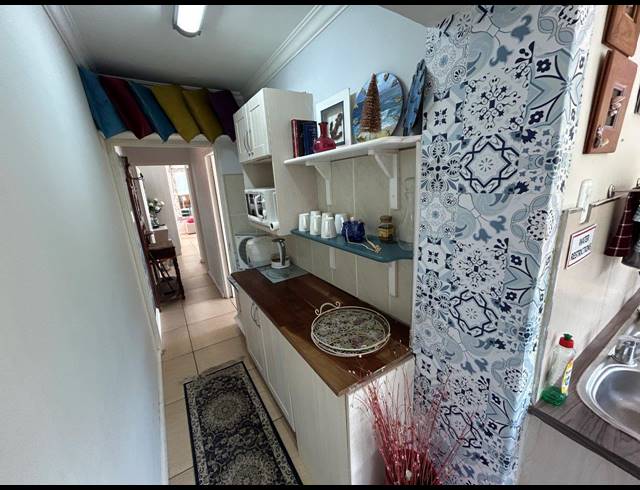 8 BEDROOM HOUSE FOR SALE IN PARADISE BEACH